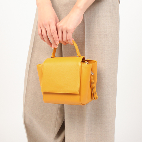 濱野皮革工藝ハンドバッグ　色はオレンジ横幅30センチ
